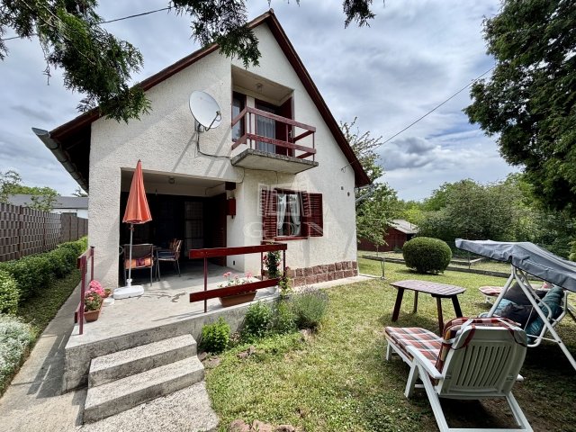 Eladó nyaraló, Balatonkenesén 56.99 M Ft, 2+2 szobás