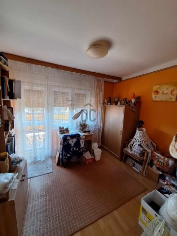 Eladó családi ház, Esztergomban 79 M Ft, 6 szobás