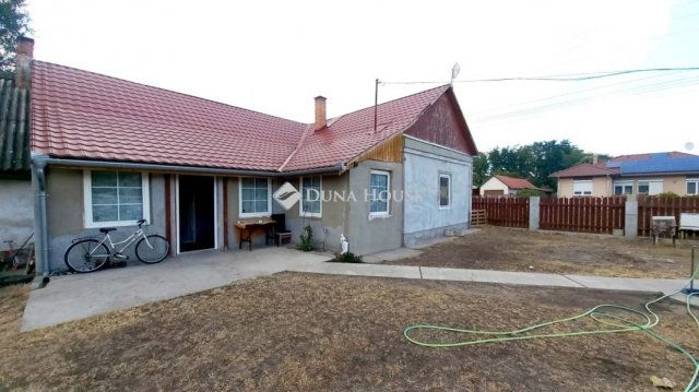 Eladó családi ház, Helvécián 45 M Ft, 3 szobás