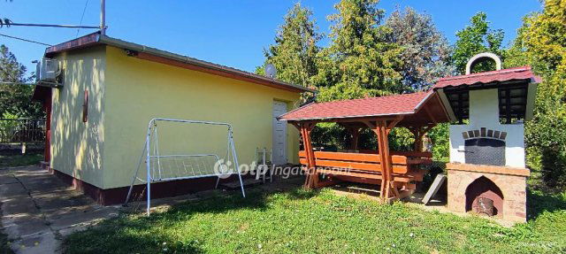 Eladó nyaraló, Szolnokon 24.95 M Ft, 1 szobás