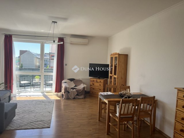 Kiadó téglalakás, albérlet, Győrött 200 E Ft / hó, 1 szobás