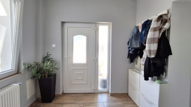 Eladó családi ház, Gyöngyösön 53.79 M Ft, 4 szobás