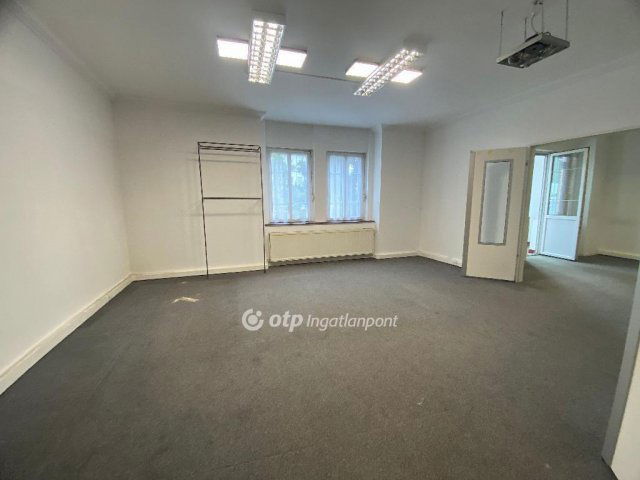 Eladó téglalakás, Budapesten, VI. kerületben 135 M Ft, 3 szobás