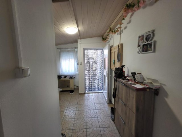 Eladó családi ház, Monoron 38 M Ft, 3 szobás