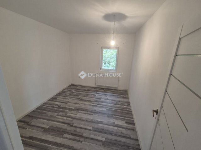 Eladó ikerház, Hernádon 62.9 M Ft, 5 szobás