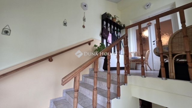 Eladó családi ház, Szombathelyen 96 M Ft, 6 szobás