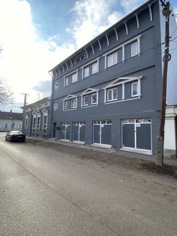 Kiadó garázs, Szegeden, Sándor utcában 25 E Ft / hó