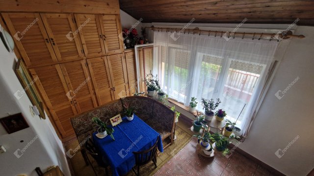 Eladó családi ház, Bábolnán 69.9 M Ft, 5 szobás
