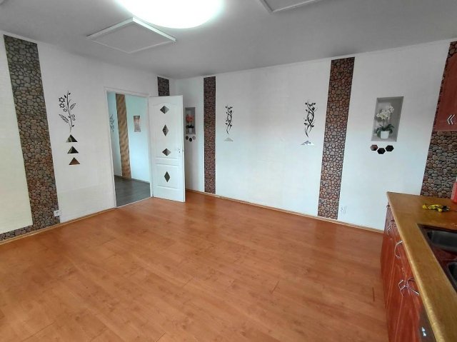 Eladó téglalakás, Oroszlányban 33 M Ft, 1+1 szobás