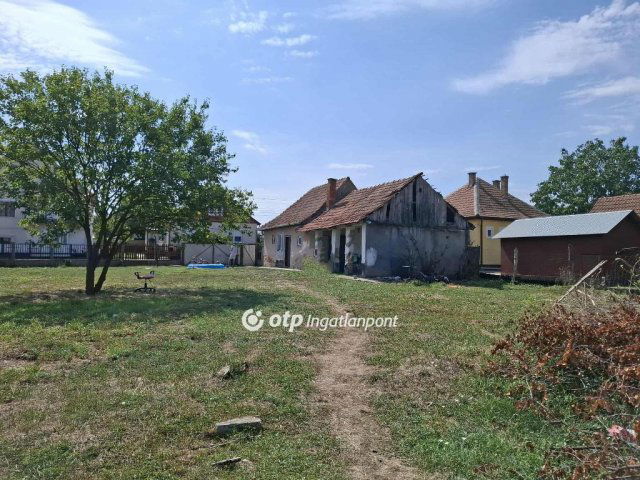 Eladó családi ház, Biharkeresztesen 21.9 M Ft, 1 szobás