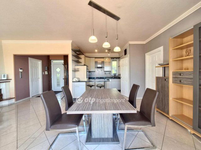 Eladó nyaraló, Szentendrén 269 M Ft, 6 szobás