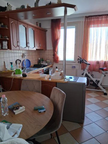 Eladó panellakás, Debrecenben 57.9 M Ft, 3+2 szobás