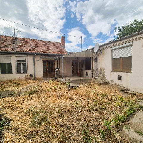 Eladó családi ház, Kecskeméten 32.9 M Ft, 4 szobás