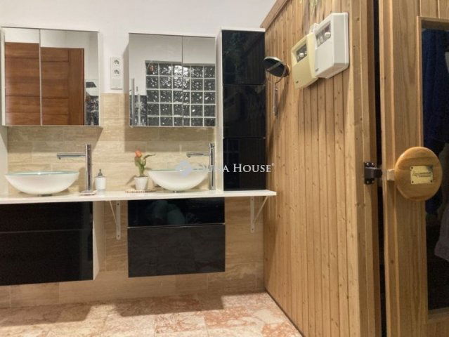 Eladó családi ház, Parádon 170 M Ft, 10 szobás