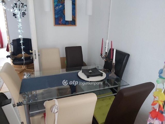 Eladó panellakás, Budapesten, XV. kerületben 79 M Ft, 2+1 szobás