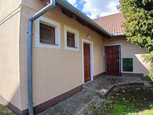 Eladó iroda, Siklóson 42 M Ft, 2 szobás / költözzbe.hu