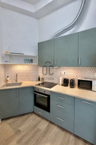 Eladó téglalakás, Budapesten, VI. kerületben 79.5 M Ft, 2 szobás