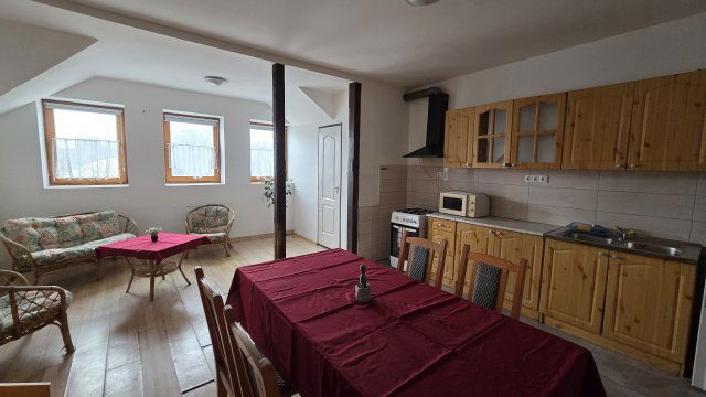 Kiadó téglalakás, albérlet, Esztergomban 240 E Ft / hó