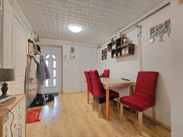 Eladó családi ház, Cegléden 29.9 M Ft, 2 szobás
