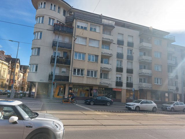 Eladó téglalakás, Budapesten, III. kerületben 74 M Ft