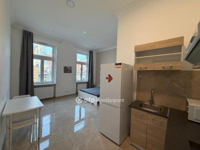 Eladó téglalakás, Budapesten, VI. kerületben 94.99 M Ft