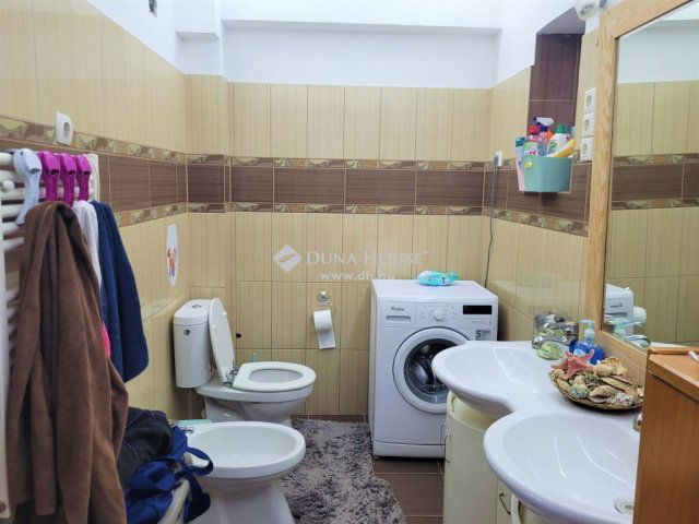 Eladó családi ház, Szigetszentmiklóson 149 M Ft, 5 szobás