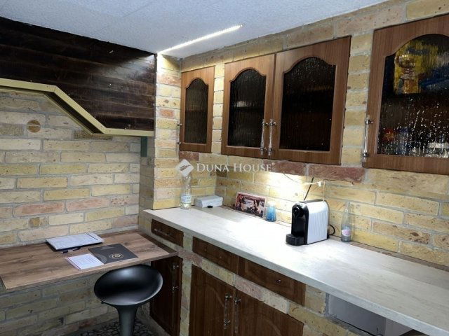 Eladó családi ház, Szegeden 44.9 M Ft, 1 szobás