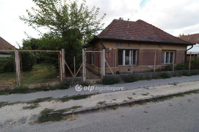 Eladó családi ház, Dömsödön 19.5 M Ft, 2 szobás