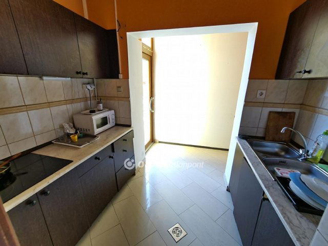 Eladó családi ház, Pápán 249 M Ft, 9+11 szobás