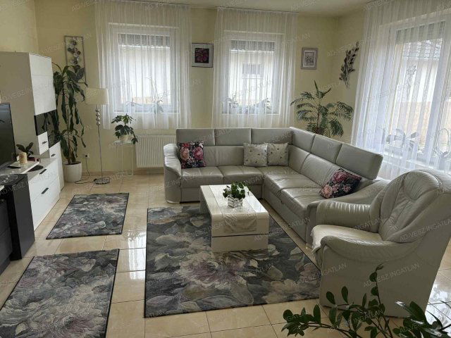 Eladó családi ház, Ócsán 110 M Ft, 4 szobás