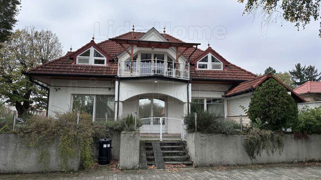 Eladó hotel, Balatongyörökön 198.99 M Ft, 16 szobás