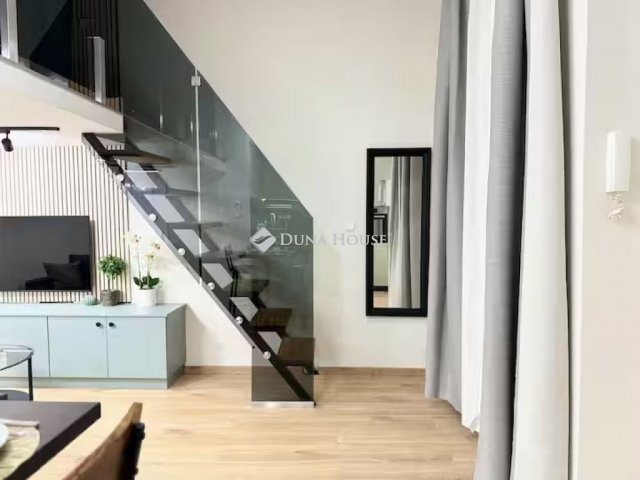 Eladó téglalakás, Budapesten, VI. kerületben 55 M Ft, 1 szobás