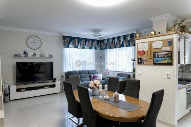 Eladó családi ház, Dunakeszin 193 M Ft, 5 szobás