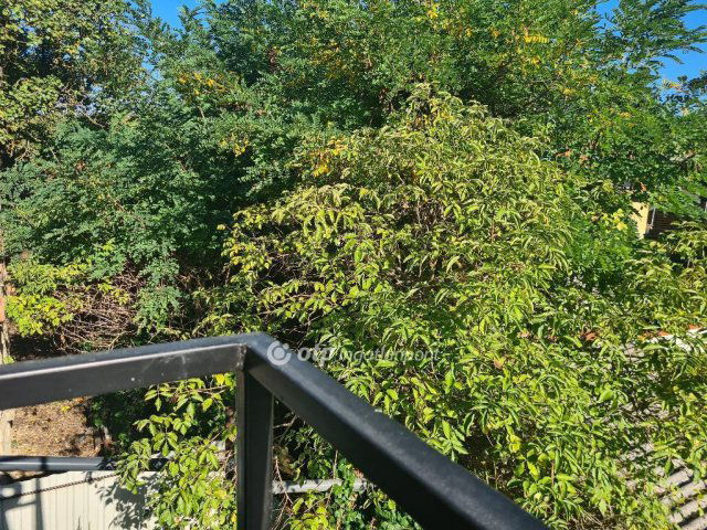 Eladó családi ház, Törökbálinton 170 M Ft, 9 szobás