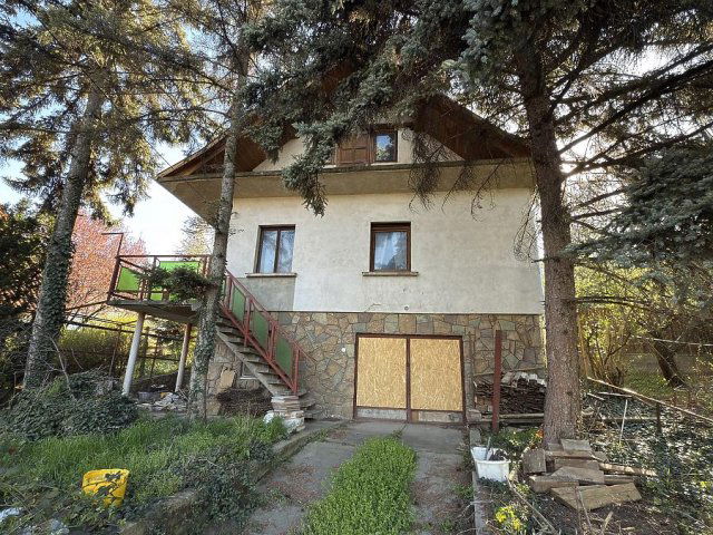 Eladó családi ház, Szentendrén 98.9 M Ft, 6 szobás