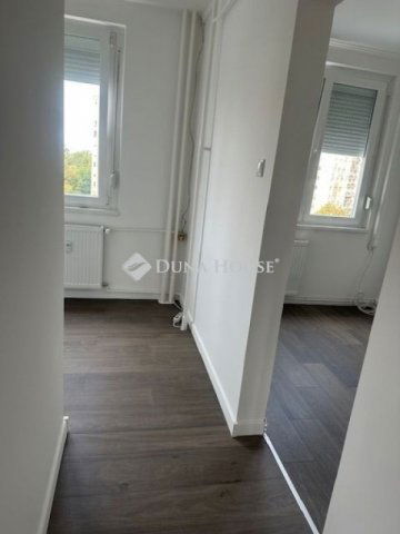 Eladó panellakás, Budapesten, XV. kerületben 82 M Ft, 3+1 szobás