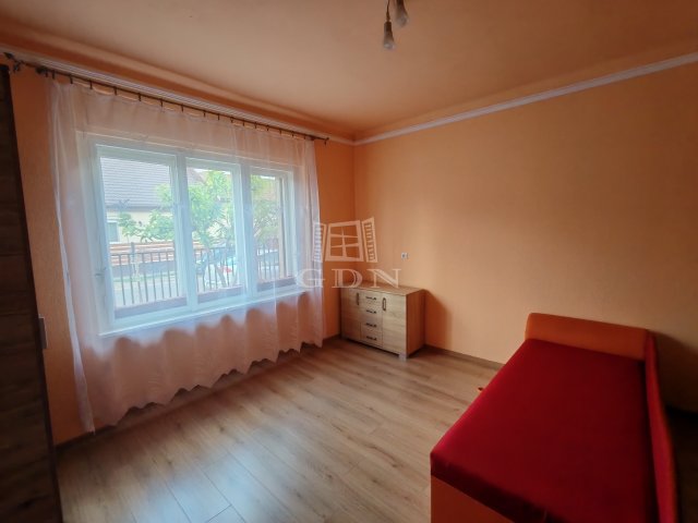 Eladó családi ház, Vecsésen 93 M Ft, 5 szobás