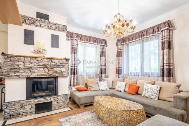 Eladó családi ház, Szigetszentmiklóson 155.9 M Ft, 5 szobás