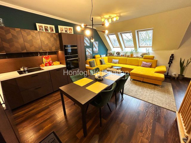 Eladó téglalakás, Nyíregyházán 80 M Ft, 4 szobás