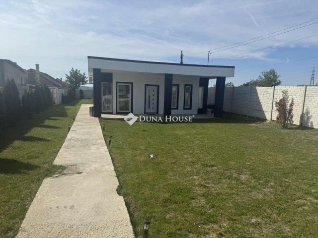 Eladó családi ház, Érden 53 M Ft, 3 szobás