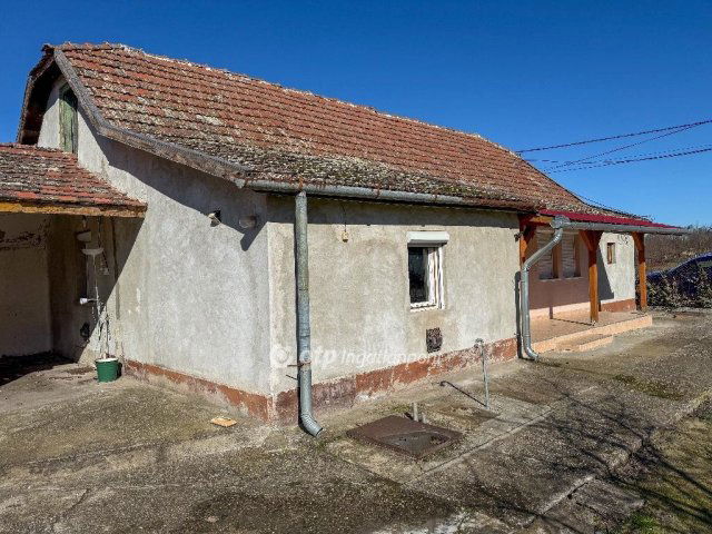 Eladó családi ház, Tápiószőlősön 14.9 M Ft, 2 szobás