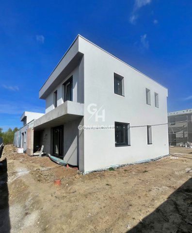 Eladó téglalakás, Ajkán 85 M Ft, 4 szobás