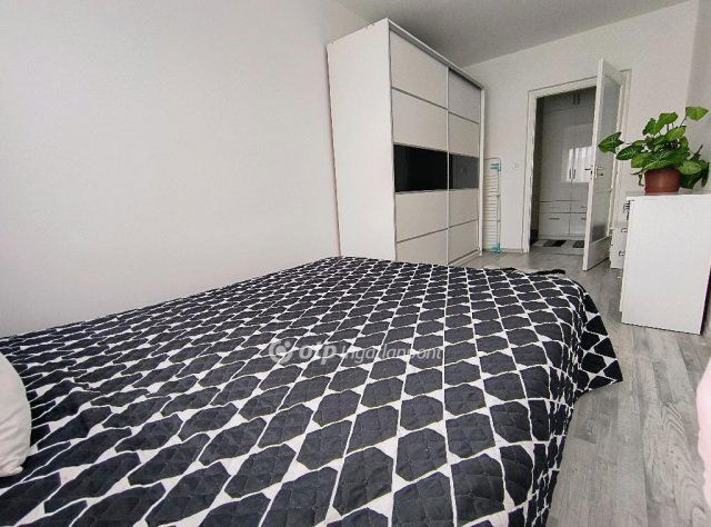 Eladó téglalakás, Szolnokon 52 M Ft, 3 szobás