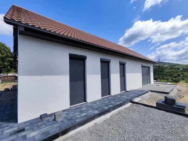 Eladó családi ház, Pécsett 139 M Ft, 3+1 szobás