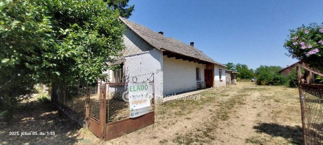 Eladó családi ház, Sárbogárdon 15.9 M Ft, 2 szobás