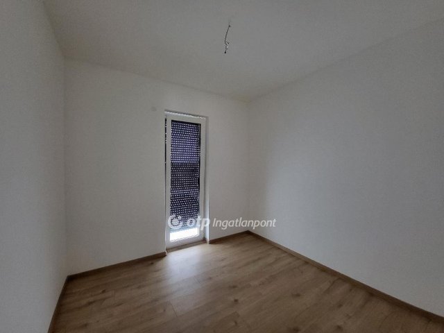 Eladó téglalakás, Siófokon 104.9 M Ft, 3 szobás