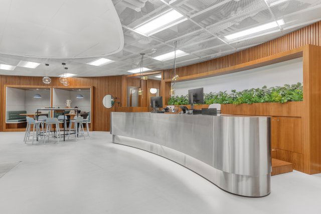 Kiadó iroda, Budapesten, V. kerületben, Szervita téren