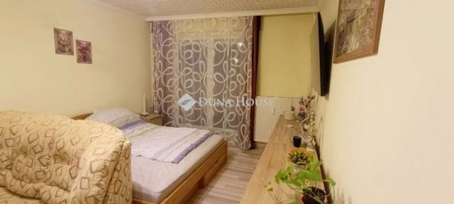 Eladó panellakás, Budapesten, III. kerületben 84.9 M Ft, 3 szobás