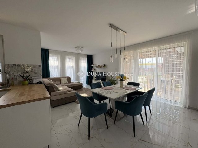 Eladó családi ház, Lajosmizsén 99.5 M Ft, 5 szobás