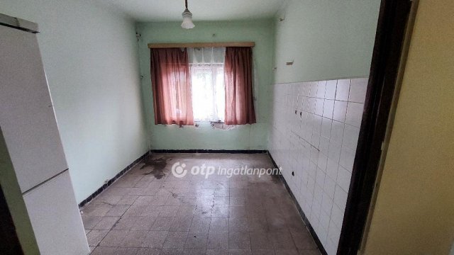Eladó családi ház, Dévaványán 9 M Ft, 2 szobás